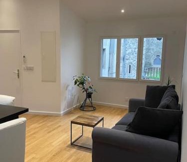 Saint-Vallier Apartment | Appartement atypique et fraîchement rénové