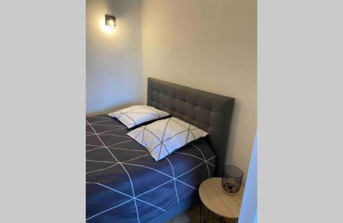 Villebois-Lavalette Apartment | Appartement chaleureux au cœur d un village classé