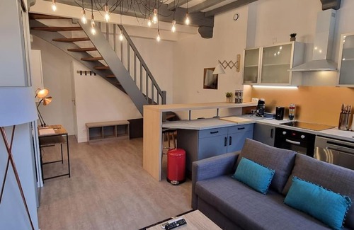 La Roche-Chalais Apartment | Appartement climatisé entièrement rénové en hyper centre! Le Rétro Chic - Parking gratuit - Linge et serviettes inclus -