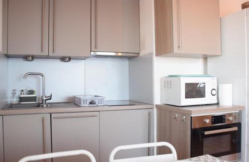 Evian-les-Bains Apartment | Appartement cosy au calme avec terrasse, parking, et internet à Évian - FR-1-498-15
