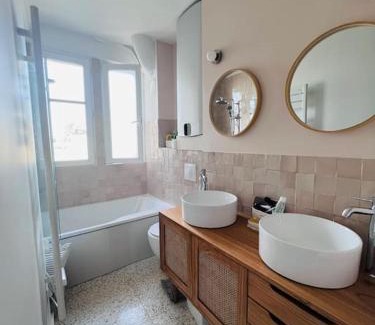 17th Arrondissement Apartment | Appartement cosy Batignolles 5 personnes