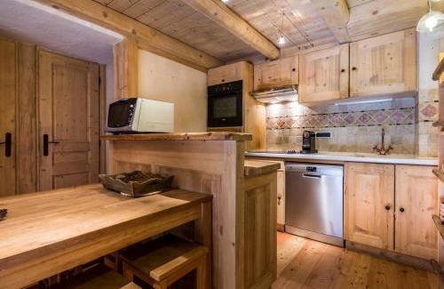 Le Cret Apartment | Appartement de Charme avec Cheminée et Grande Mezzanine à Val-d'Isère - FR-1-694-189