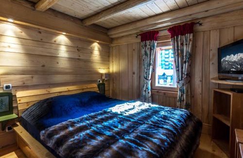 Le Cret Apartment | Appartement de Charme avec Cheminée et Grande Mezzanine à Val-d'Isère - FR-1-694-189