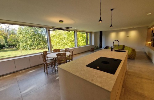 Scherwiller Apartment | Appartement Design Dans un Écrin Végétal, sur la Route des Vins