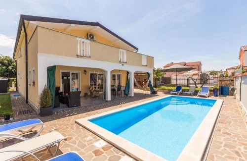 Kaldanija Apartment | Appartement Dino In Kaldanija Mit Großer Terrasse