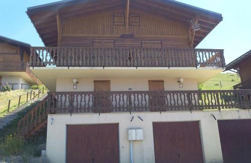 Crest-Voland Apartment | Appartement duplex cosy à Crest-Voland, 6 pers, proche pistes et garage inclus - FR-1-595-72