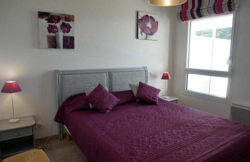 Etel Apartment | Appartement face mer à Étel avec terrasse, parking et WiFi - 42m², à deux pas de la plage - FR-1-479-68