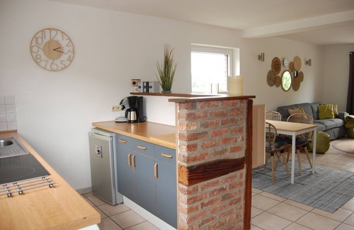 Rochefort Apartment | Appartement Fleurs des champs
