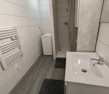 Lons-le-Saunier Apartment | Appartement fonctionnel