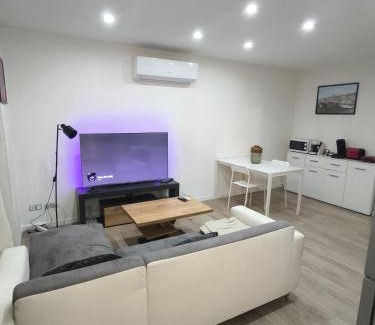 Lons-le-Saunier Apartment | Appartement fonctionnel