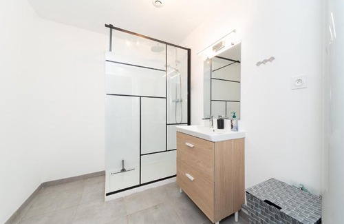 Braud-et-Saint-Louis Apartment | Appartement "Jacinthe d'eau" par Chelona'Loc - 2 chambres - parking