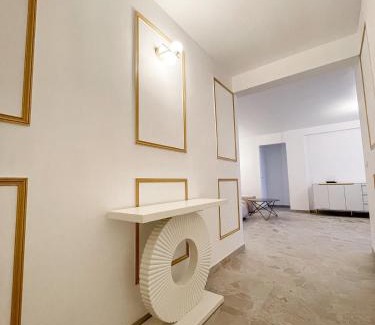 Villefranche-sur-Mer Apartment | Appartement de luxe climatisé, parking & 2 balcons