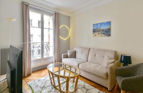 Ternes Apartment | Appartement Haussman et son balcon - Welkeys