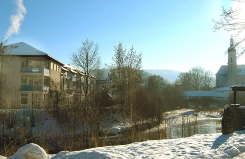Kotzting Apartment | Appartement mit Tiefgaragenstellplatz und kostenfreiem Eintritt ins AQACUR