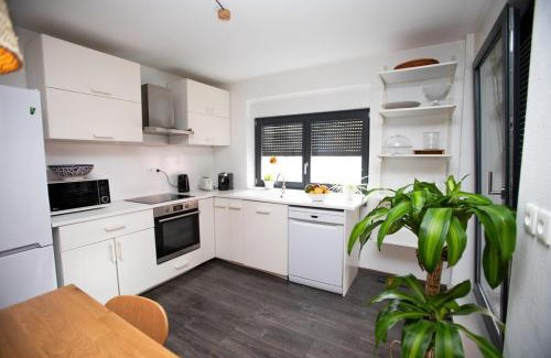 Neudorf Est Apartment | Appartement moderne au centre ville