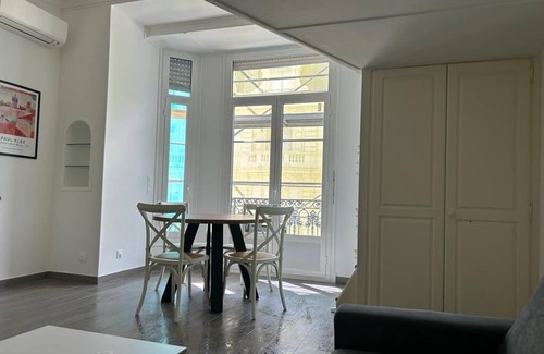 Alpes-Maritimes Apartment | Appartement Proche mer Refait à Neuf Avec Mezzanine