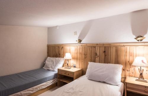 Tignes le Lac Apartment | Appartement rénové avec mezzanines, proche du lac et pistes, balcon, WiFi, animaux acceptés - FR-1-502-382