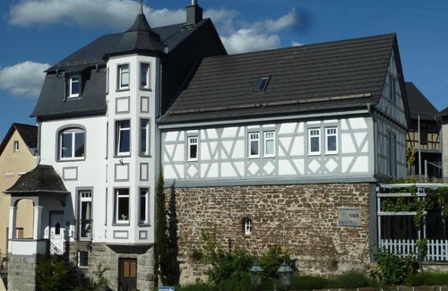 Hoehr-Grenzhausen Apartment | Appartement Rose - 2-bed apartment - Apartments in the Château d'Esprit