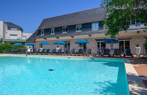 Plescop Condo | Appartement spacieux | Accès piscine