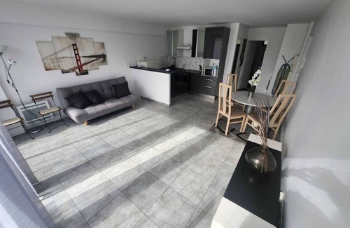 Argenteuil Apartment | Appartement Spacieux et Lumineux