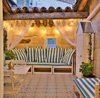 Uzes Apartment | Appartement-Terrasse Centre Historique