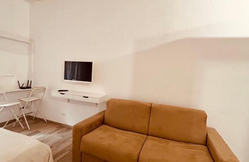 Tuscolano Apartment | Appio Latino Casa by Bobo