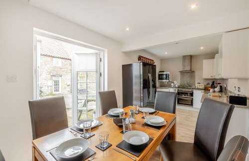 Adderstone House | Apple Blossom - Three Bedroom House, Sleeps 6