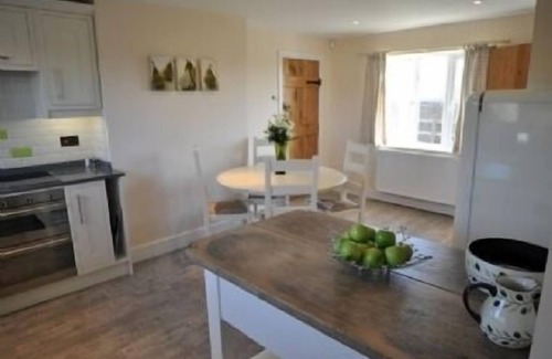 Shepton Mallet Cottage | Apple Cottage - sleeps 4 guests in 0 bedrooms