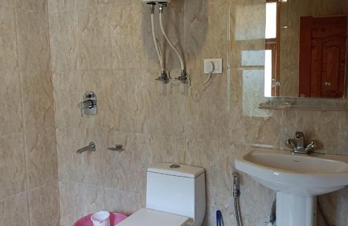 New Manali House | Apple Garden