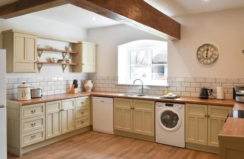 Middlewich House | Apple Tree Barn- Uk40791