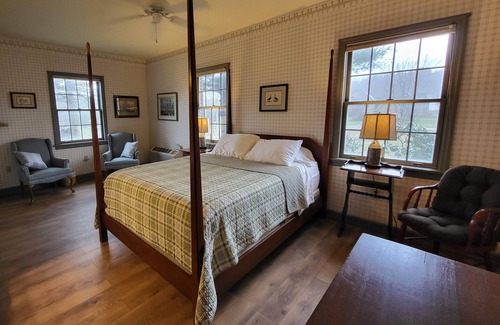 Slippery Rock House | Applebutter Inn