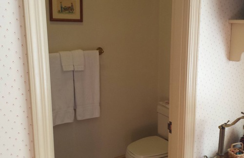 Slippery Rock House | Applebutter Inn