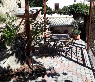Roccascalegna House | Apricot House