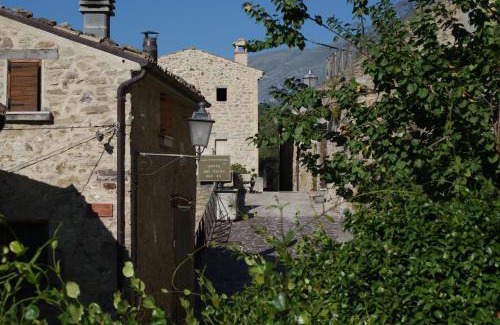 Roccascalegna House | Apricot House