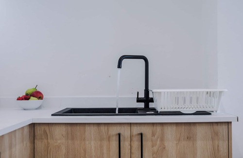 Trafford Apartment | Apt 2 Causeway · Modern & Spacious Flat in Town| Pass the Keys