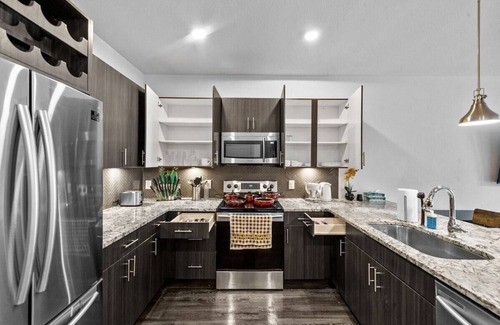 McKinney Apartment | Apt 308 · Luxury Queen Suite/Pool |Free Parking| Hwy121| TPC