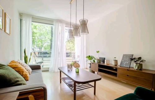 Roma Norte Apartment | Apt. Heart of Roma-Condesa Fast Wi-Fi & Desks, Family friendly, Walkable Area!