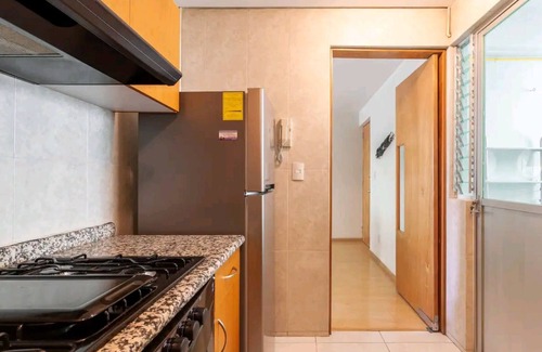 Roma Norte Apartment | Apt. Heart of Roma-Condesa Fast Wi-Fi & Desks, Family friendly, Walkable Area!