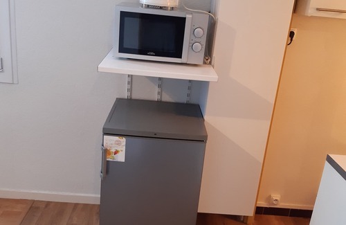 Maladiere Condo | APT well lit, well located near transport & described com on photos & text