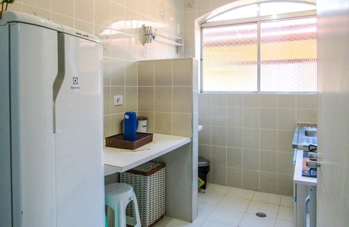 Tombo Apartment | Apto c Wi-Fi a 180m da Praia do Tombo - Guarujá