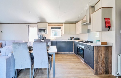 Great Houghton Cottage | AQUADROME ABODE - BILLING AQUADROME in Billing Aquadrome Holiday Park