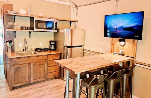 Sutherland Springs Other | Aquatic Retreat: Waterfront Tented Cabin with Full Amenities for Water Lovers in Cibolo, TX