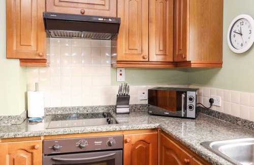 Baleshare Cottage | AR DACHAIGH, pet friendly, with open fire in Lochmaddy, North Uist