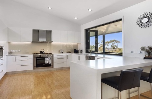 Wentworth Falls House | Arana A Little Blue Mountains Luxury