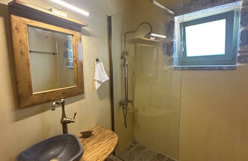 East Mani Resort | Arapis Rooms & Suites