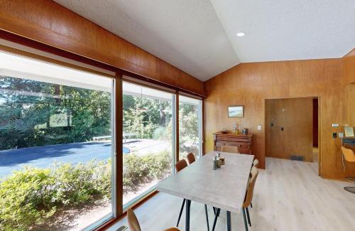 Sylvan-Highlands House | Arboretum Retreat