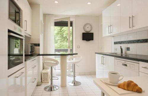 Chaillot Apartment | ARC de TRIOMPHE - FOCH PALACE