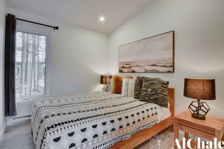 Pont-Rouge Ski Chalet | Archibald - Cozy avec spa, sauna, piscine