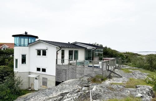 Goteborg Municipality House | Architect-Designed Villa with Sea View in the Archipelago of Gothenburg