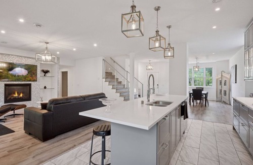 Wayzata House | Architecturally designed 4 bedroom home walking distance to downtown Wayzata